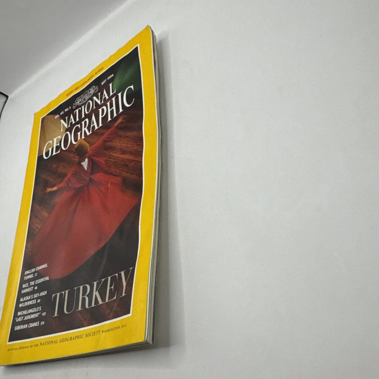National Geographic Magazine / May 1994 / Vol. 185, No. 5 ** Moisture Damage