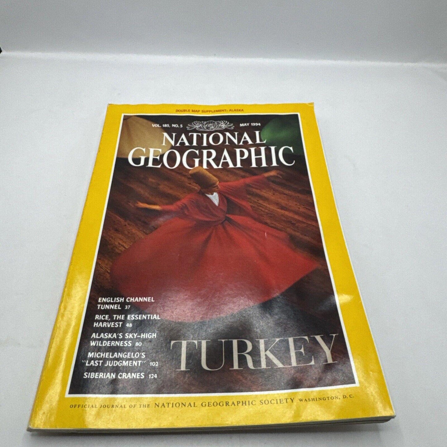 National Geographic Magazine / May 1994 / Vol. 185, No. 5 ** Moisture Damage